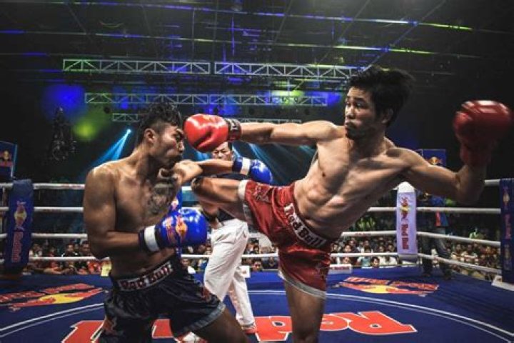 Why do Muay Thai fighters shout?