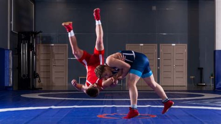 Why do wrestlers clap?