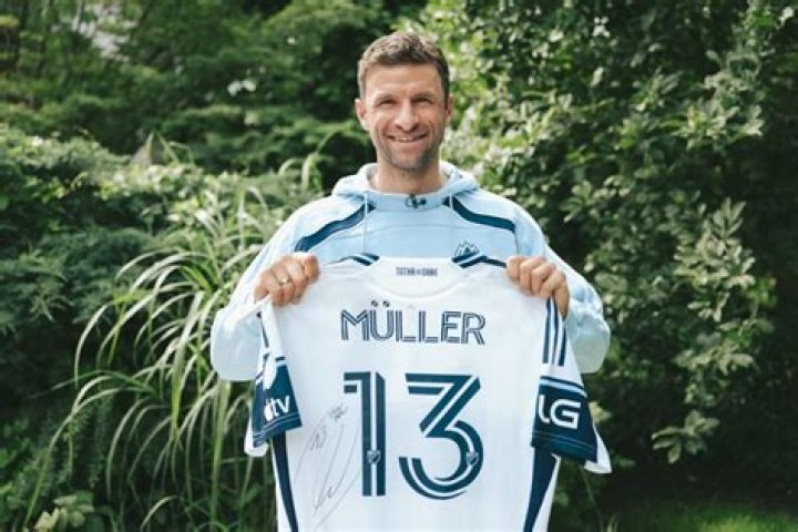 Why does Müller wear 25?