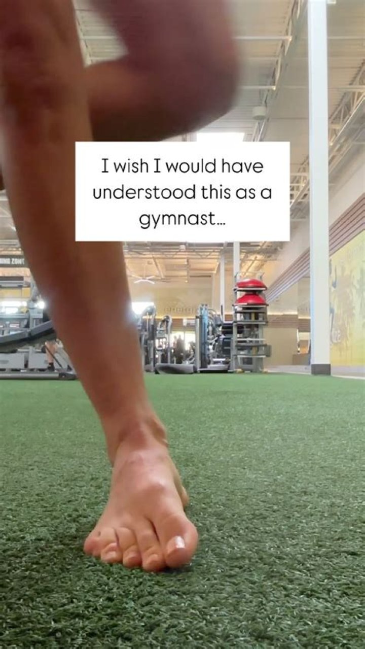 Why dont gymnasts point their toes?