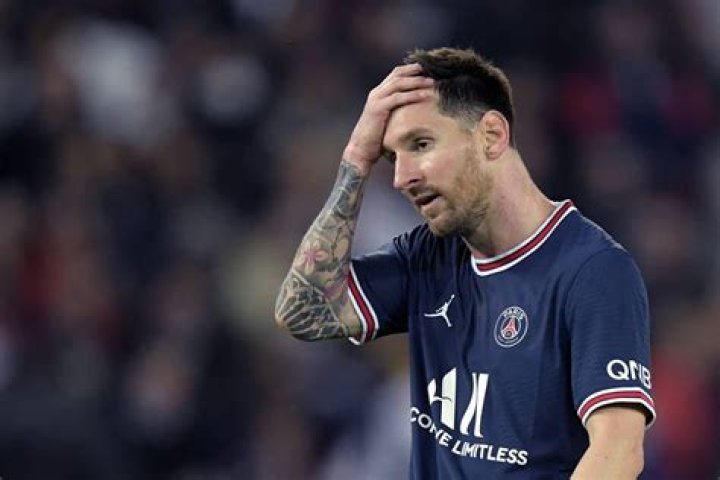 Why Messi struggling in French league?